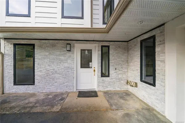 200 Kingfisher Pl, Nanaimo, BC V9V 1A9