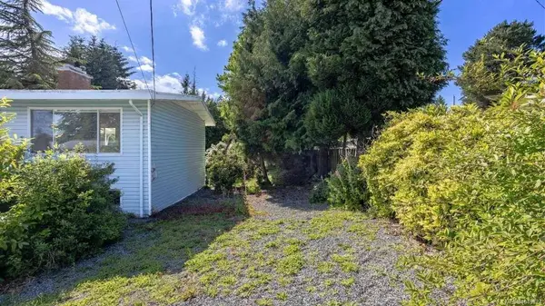 489 Lenhart Ave, Nanaimo, BC V9S 4X4