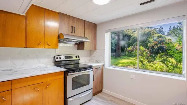 489 Lenhart Ave, Nanaimo, BC V9S 4X4