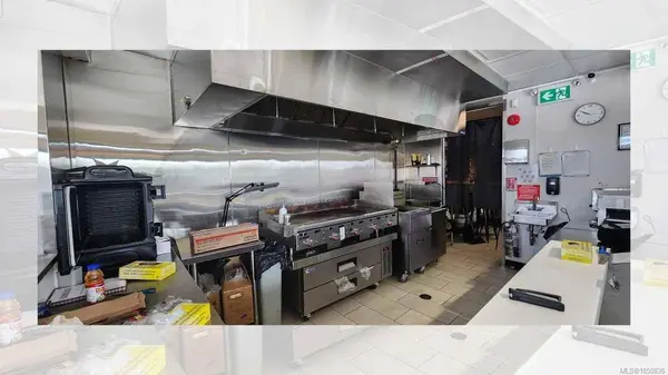 2230 Cliffe Ave ##4, Courtenay, BC V9N 2L4