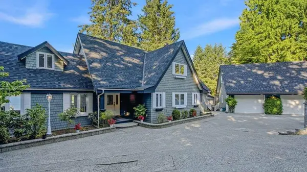 302 Roland Rd, Ladysmith, BC V9G 1X8