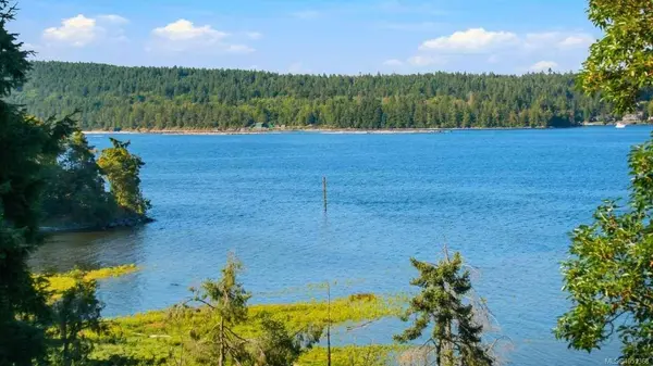 302 Roland Rd, Ladysmith, BC V9G 1X8