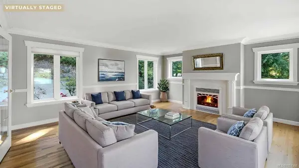 302 Roland Rd, Ladysmith, BC V9G 1X8