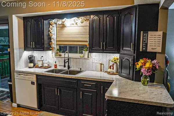 5521 N Belsay Road, Flint, MI 48506