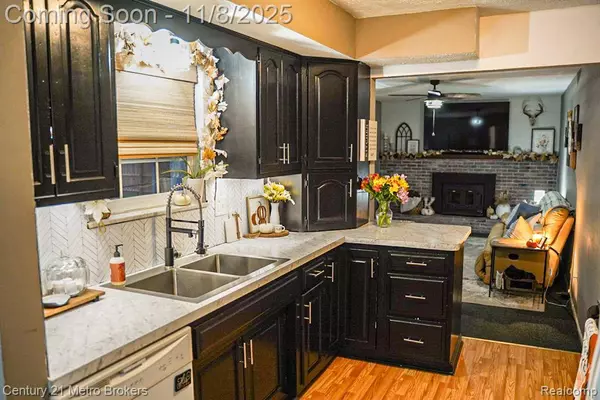 5521 N Belsay Road, Flint, MI 48506