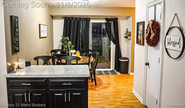 5521 N Belsay Road, Flint, MI 48506