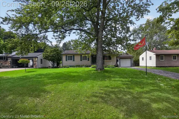 4188 Carmanwood DR, Flint Charter Township, MI 48507