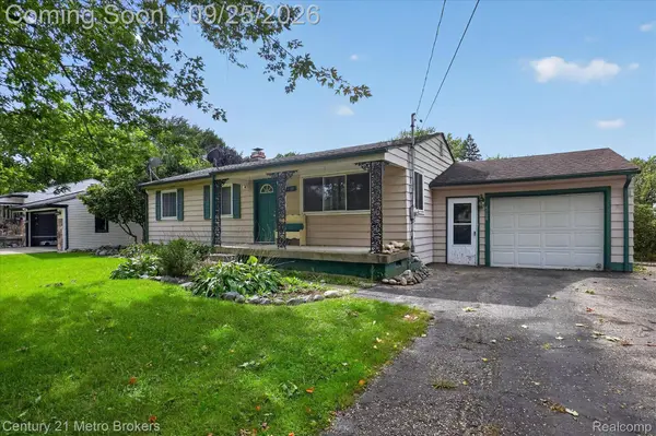 4188 Carmanwood DR, Flint Charter Township, MI 48507