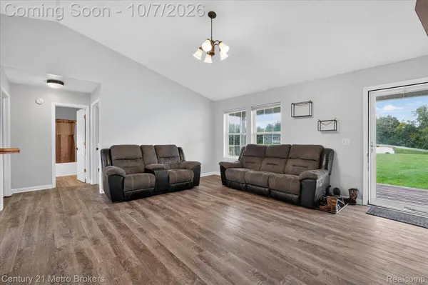 12041 E Coldwater RD, Richfield Township, MI 48421