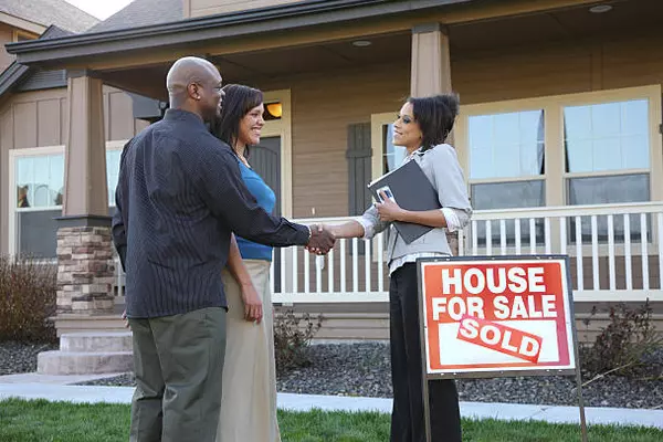 12 Hidden Ways Listing Agents Help Homeowners Sell Faster & for More Money