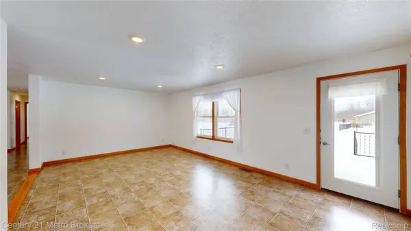 10582 E 80th ST, Reed City, MI 49677