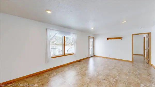 10582 E 80th ST, Reed City, MI 49677