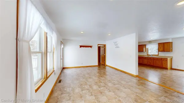 10582 E 80th ST, Reed City, MI 49677