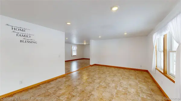 10582 E 80th ST, Reed City, MI 49677