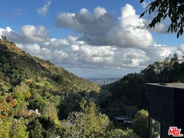 2506 Zorada DR, Los Angeles, CA 90046