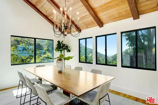 2506 Zorada DR, Los Angeles, CA 90046