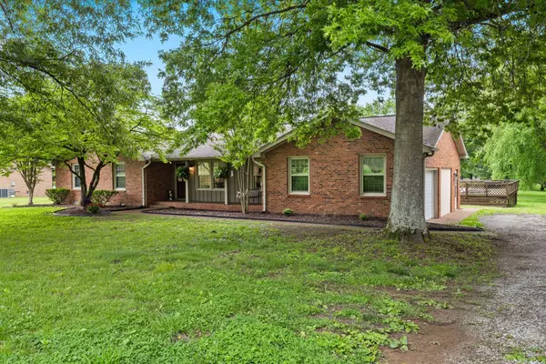 2707 Cages Bend Rd, Gallatin, TN 37066