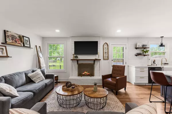 2707 Cages Bend Rd, Gallatin, TN 37066