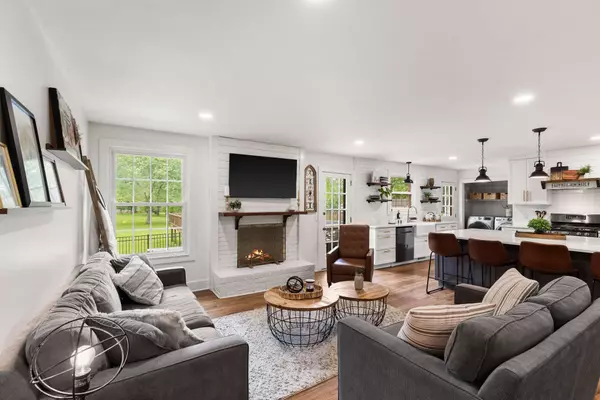 2707 Cages Bend Rd, Gallatin, TN 37066