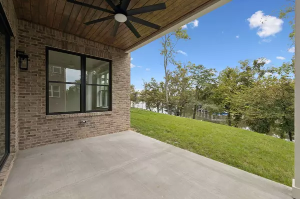 1370 Reynard Dr, Gallatin, TN 37066