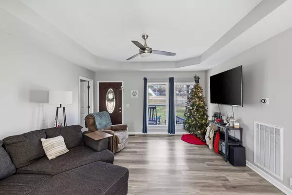 111 Garland Ct, White House, TN 37188