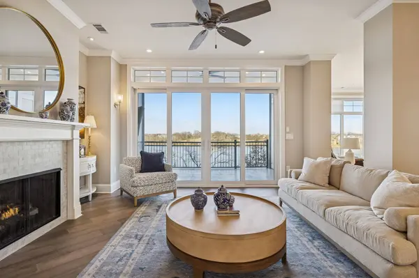 1024 Club View Dr #D202, Gallatin, TN 37066