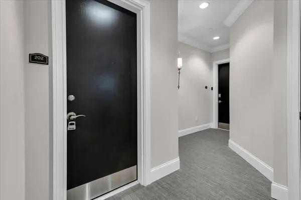 1024 Club View Dr #F202, Gallatin, TN 37066