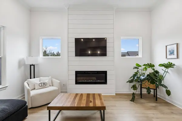 2000 Southern Oak Chase Dr, Smyrna, TN 37167