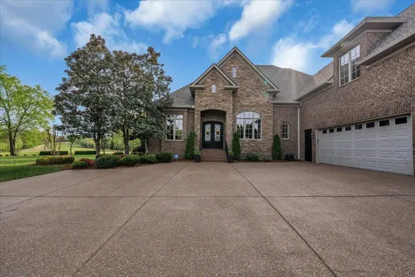 1055 Litchfield Pl, Gallatin, TN 37066