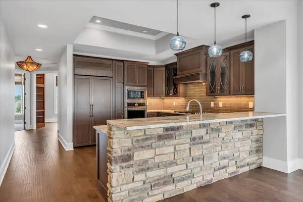 1024 Club View Dr #E301, Gallatin, TN 37066