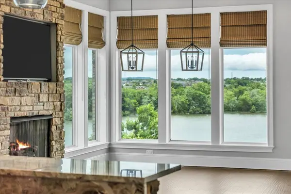 1024 Club View Dr #E301, Gallatin, TN 37066