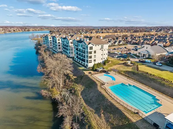 1024 Club View Dr #D202, Gallatin, TN 37066