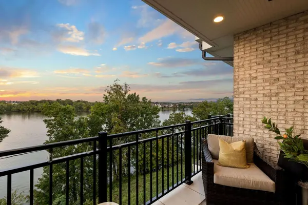 1024 Club View Dr #F201, Gallatin, TN 37066