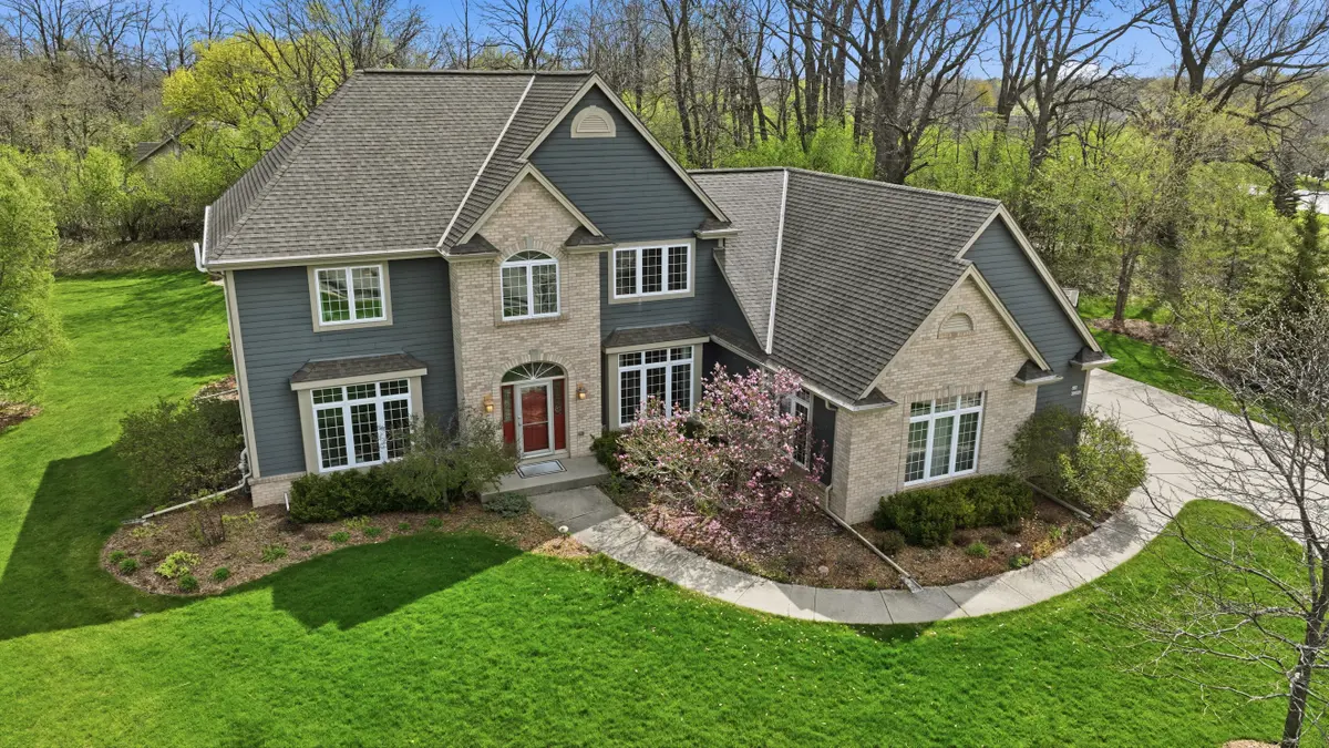 N65W12842 Crimson Ct, Menomonee Falls, WI 53051-0512