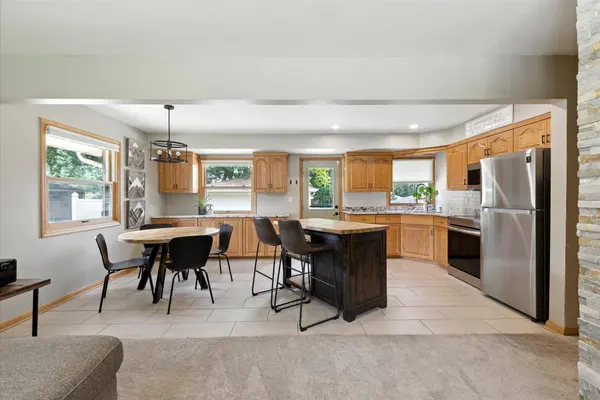 W148N8461 Albert Pl, Menomonee Falls, WI 53051