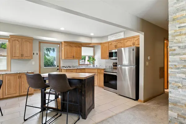 W148N8461 Albert Pl, Menomonee Falls, WI 53051