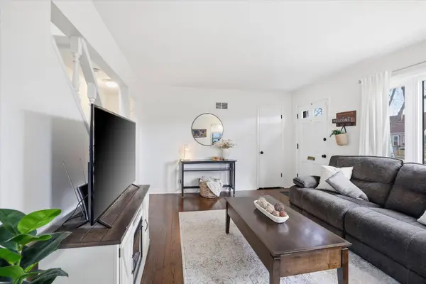 3261 N 86th St, Milwaukee, WI 53222