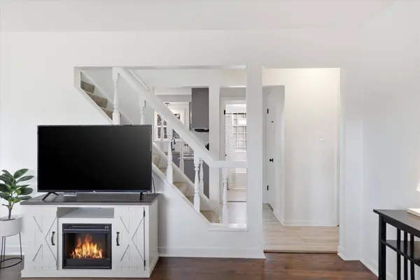 3261 N 86th St, Milwaukee, WI 53222