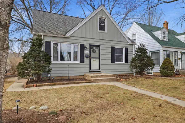 3261 N 86th St, Milwaukee, WI 53222