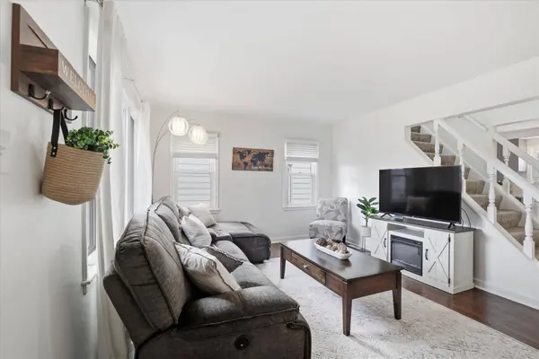 3261 N 86th St, Milwaukee, WI 53222