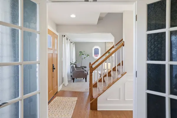 W141N10625 Wooded Hills Dr, Germantown, WI 53022