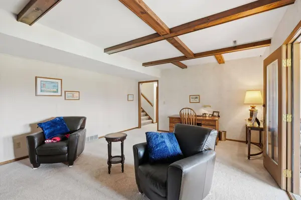 2009 Deerfield Dr, Saukville, WI 53080