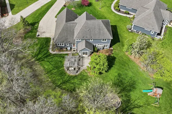N65W12842 Crimson Ct, Menomonee Falls, WI 53051