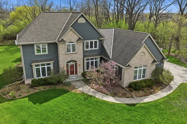 N65W12842 Crimson Ct, Menomonee Falls, WI 53051