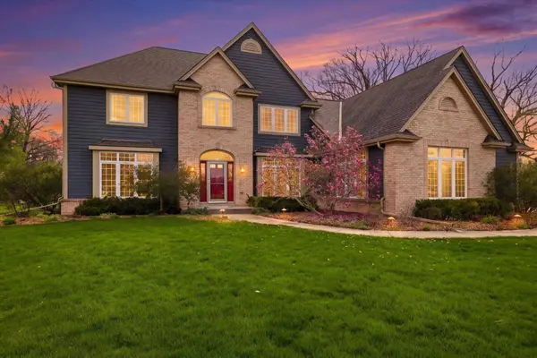 N65W12842 Crimson Ct, Menomonee Falls, WI 53051