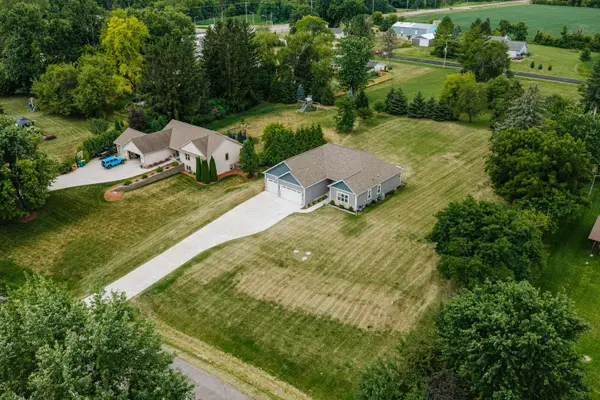 W218N9691 Happy Hollow Ln, Germantown, WI 53022