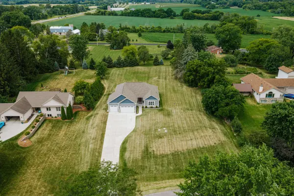 W218N9691 Happy Hollow Ln, Germantown, WI 53022