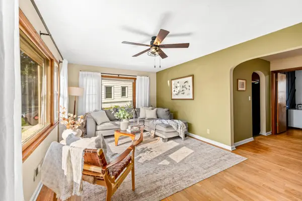 2637 S 86th St, West Allis, WI 53227
