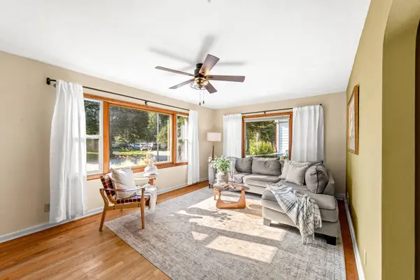 2637 S 86th St, West Allis, WI 53227