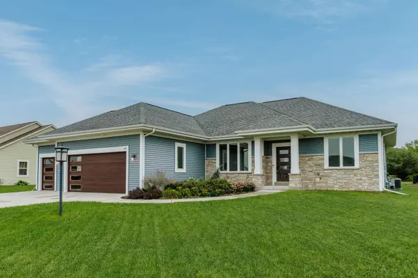 615 Bark River WAY, Dousman, WI 53118